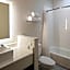 Best Western Green Oaks Inn & Suites