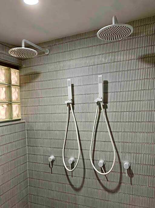 WanderLust - Little Slice of Heaven on Macrossan Str