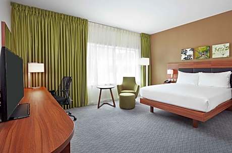 Queen Room - Mobility Access