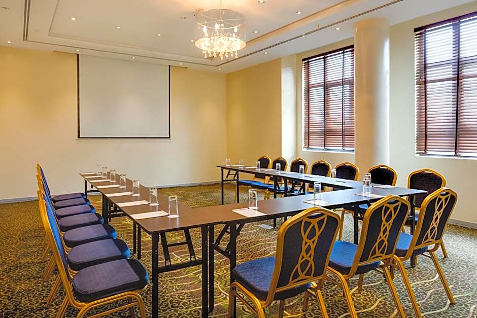 Protea Hotel by Marriott Benin City Select Emotan