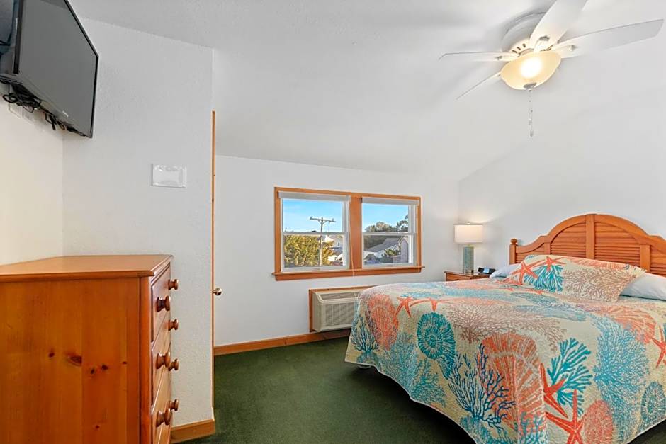 The Ocracoke Harbor Inn