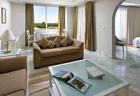 Premium King Suite with Panoramic View