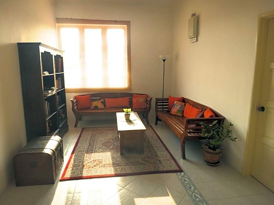 Rumah Putih B&B near KLIA