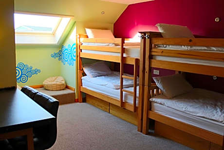 6-Bed Mixed Dormitory Room
