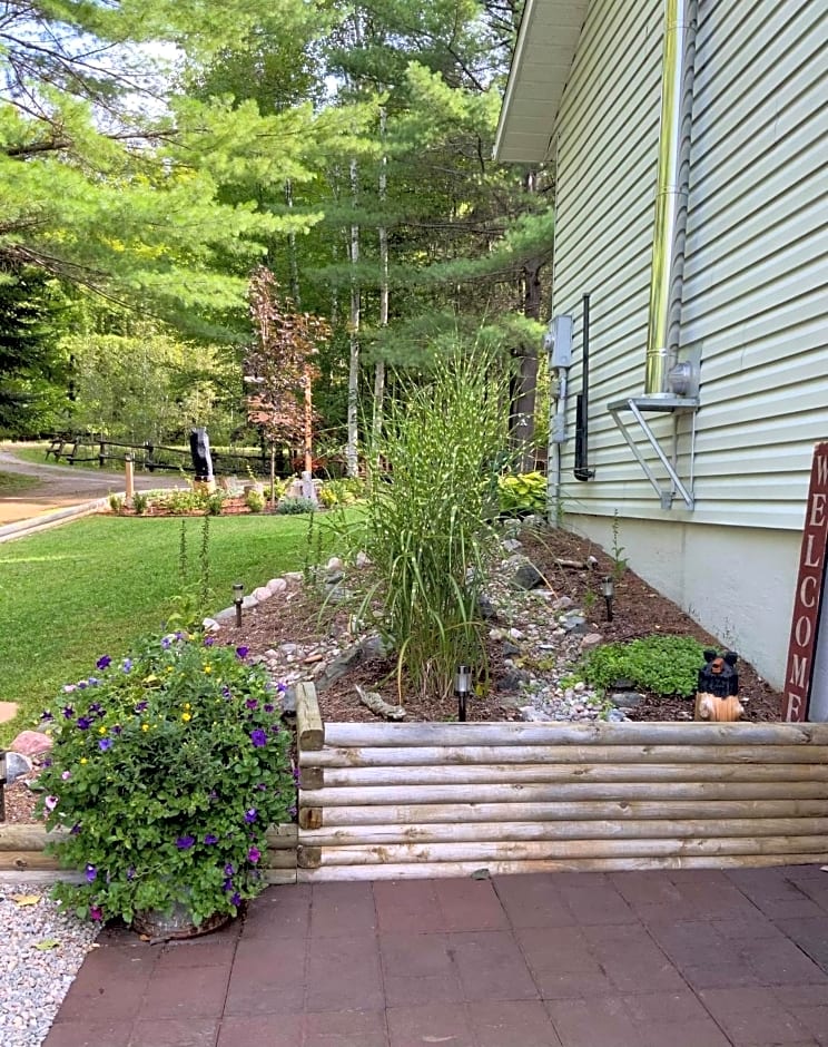 Suite in the Bush-Private Apartment