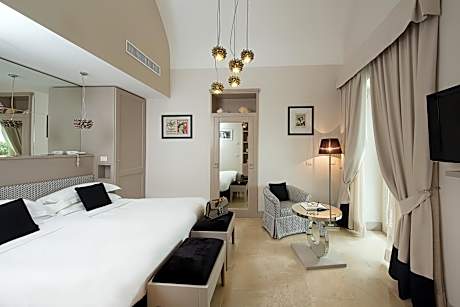 Pool Suite
