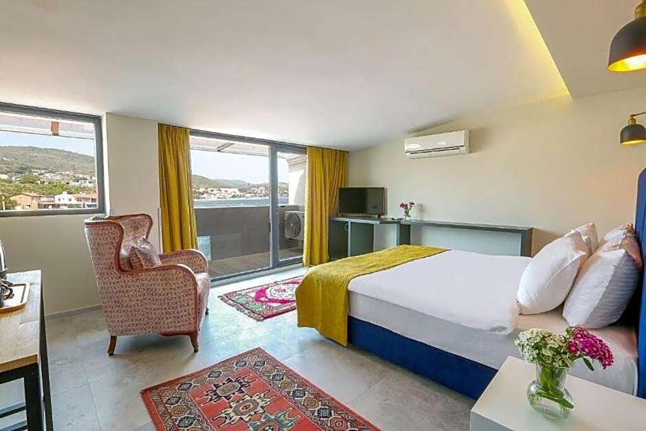 URLA PERA HOTEL