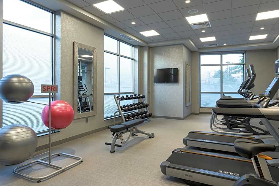 Courtyard by Marriott Edgewater NYC Area