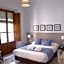 La Perla Granada Suites