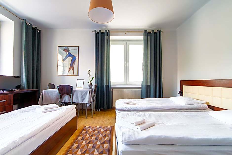 Avion Hotel