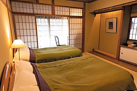 Deluxe Twin Room with Tatami Floor and Shared Bathroom