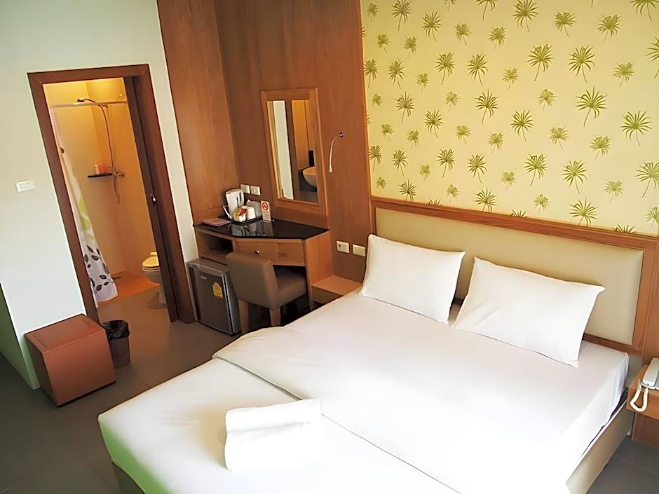 Phuket Ecozy Hotel