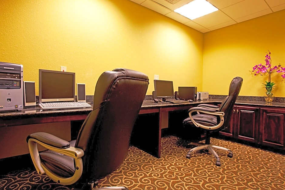 Holiday Inn Express Hotel & Suites Chaffee - Jacksonville West By IHG