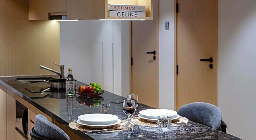 Lucky Residence Suites