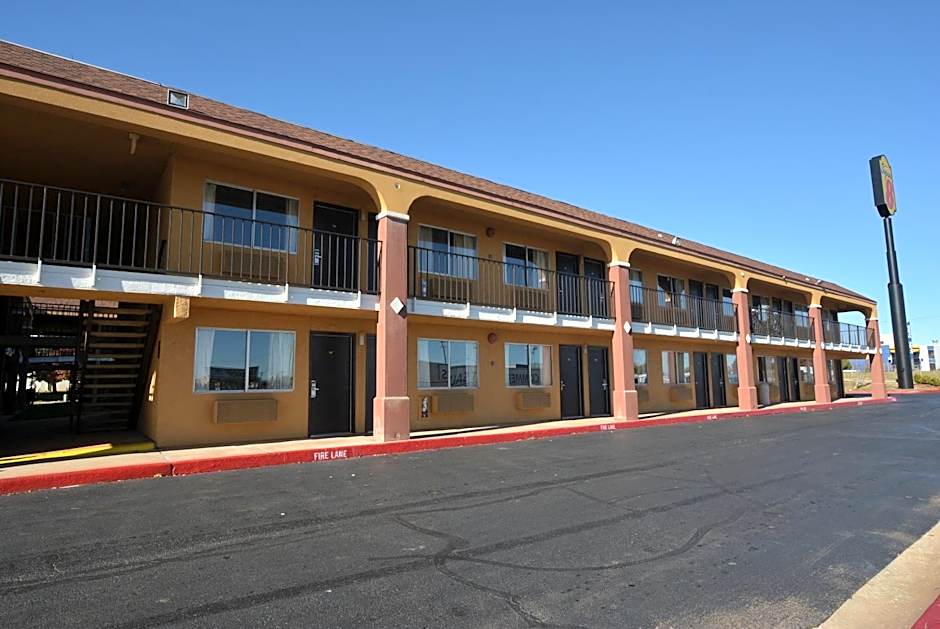 Super 8 by Wyndham Midwest City OK