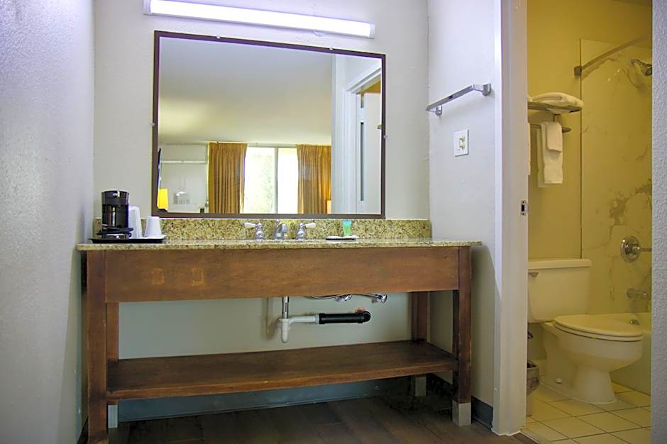 Heritage Inn by Capital O Baton Rouge I 10