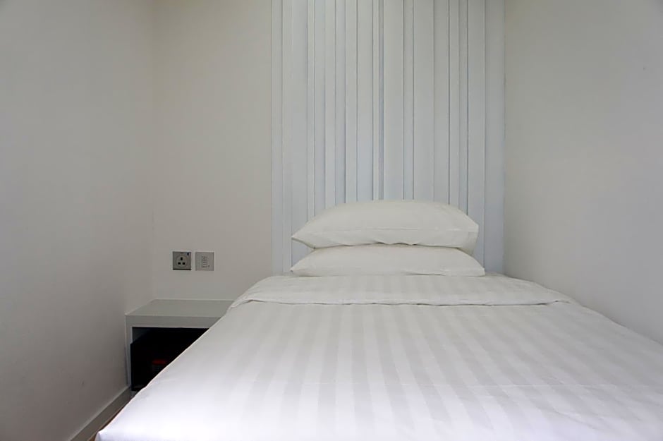 Photo 1 of 6 of 1 Double Bed, Windowless
