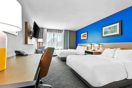 Queen Room with Two Queen Beds - Accessible/Non-Smoking