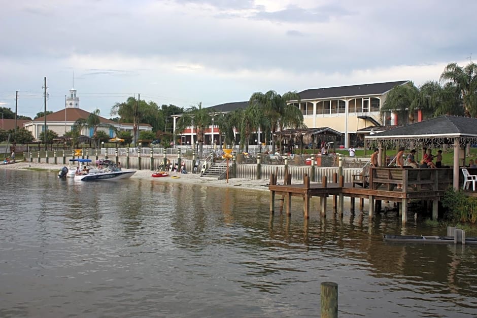 Lake Roy Beach Inn - Winter Haven