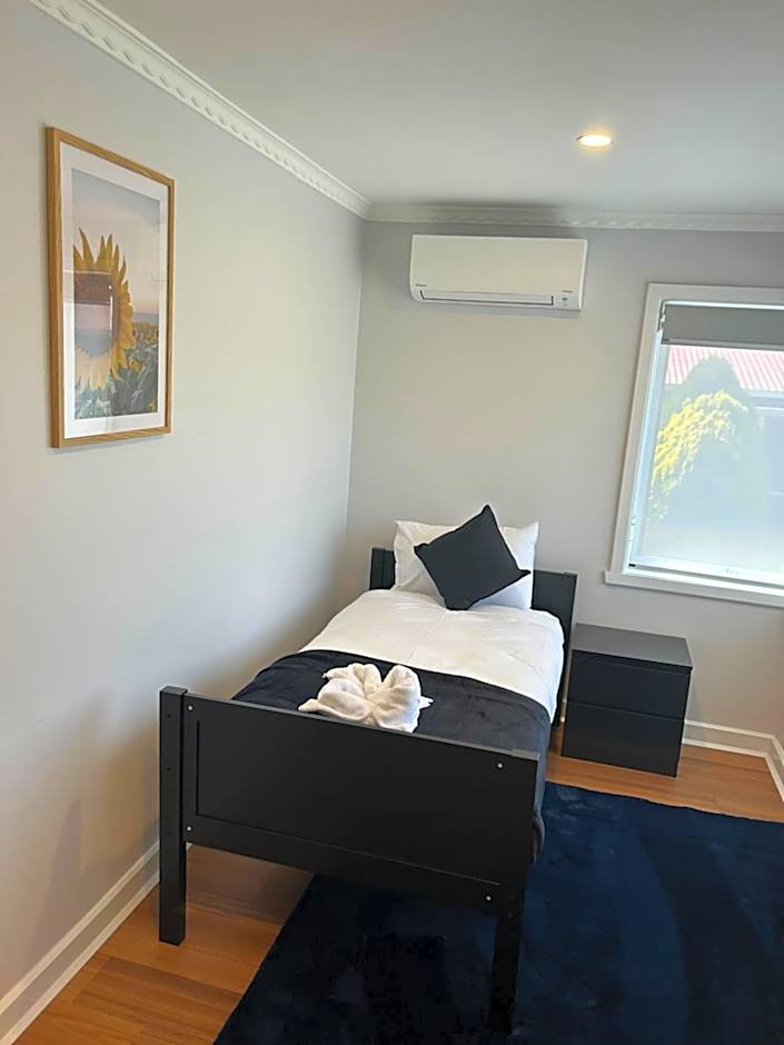 Waterfront Lodge Motel