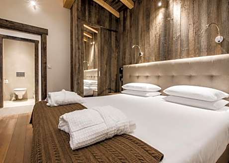 Double Suite with Separate Living Room Area