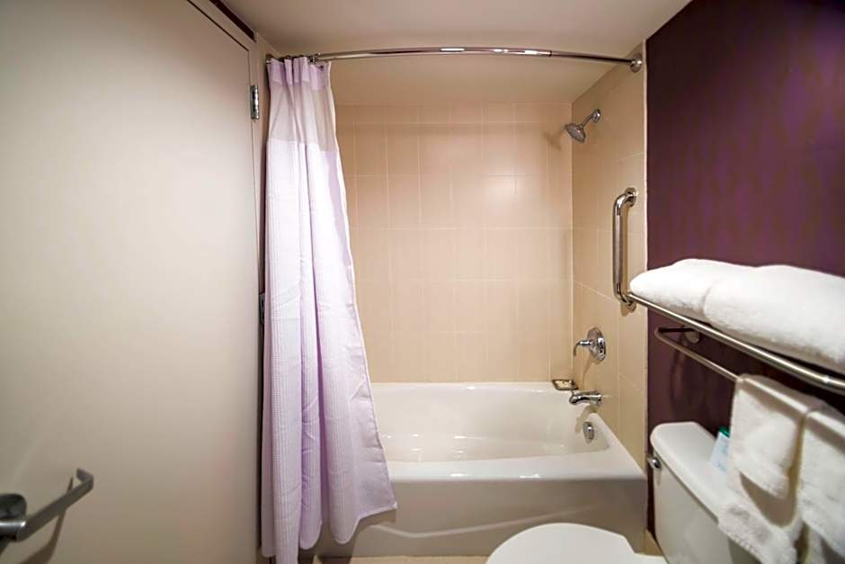 Crowne Plaza Saddlebrook By IHG