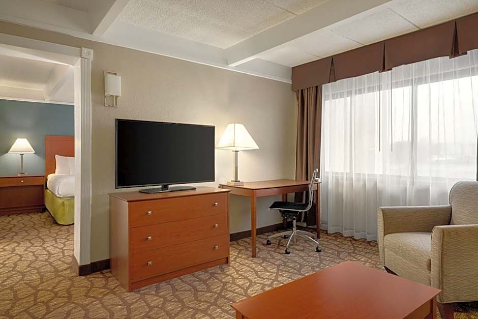 AmericInn by Wyndham Grand Rapids Airport North