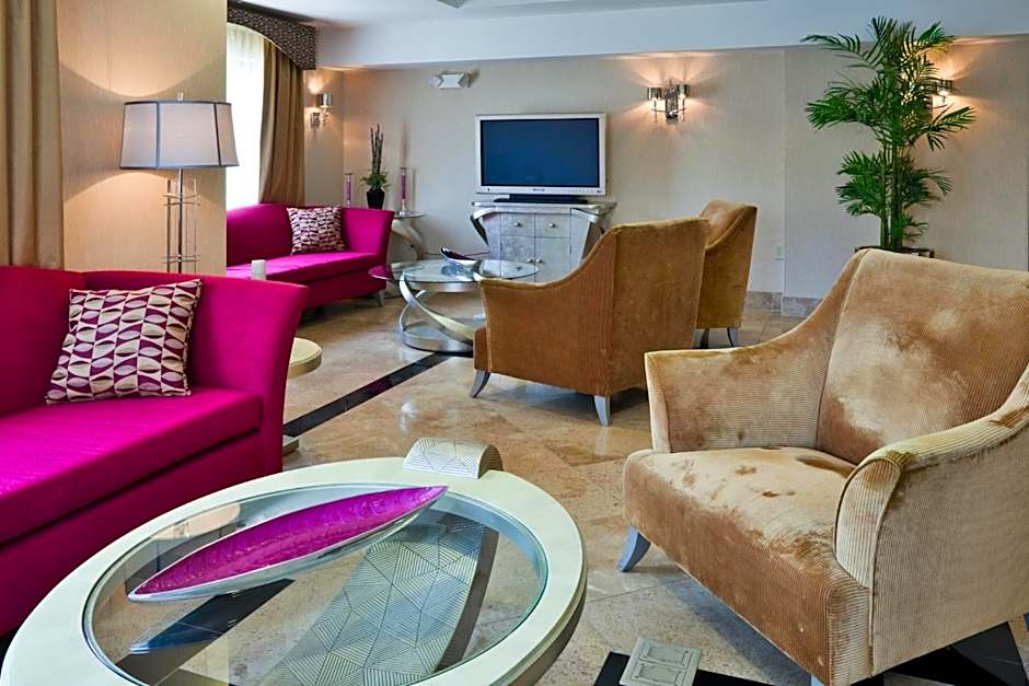 Holiday Inn Express Hotel & Suites Birmingham - Inverness 280 By IHG