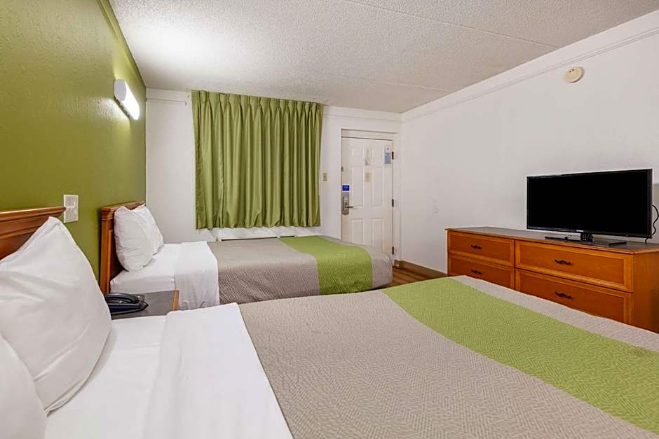 Motel 6-Knoxville, TN