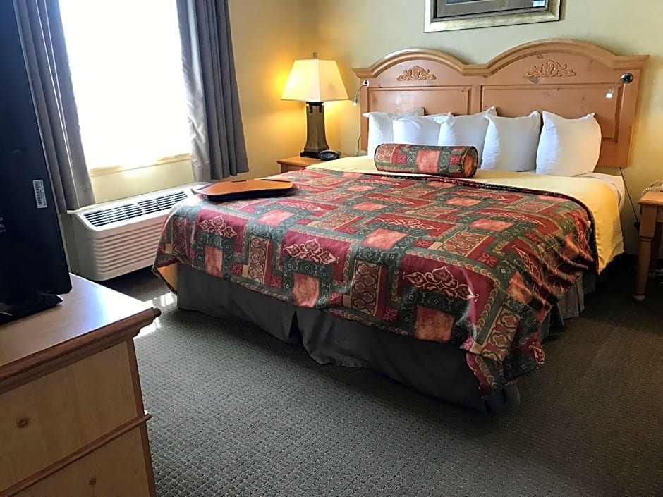 Best Western PLUS Revere Inn & Suites