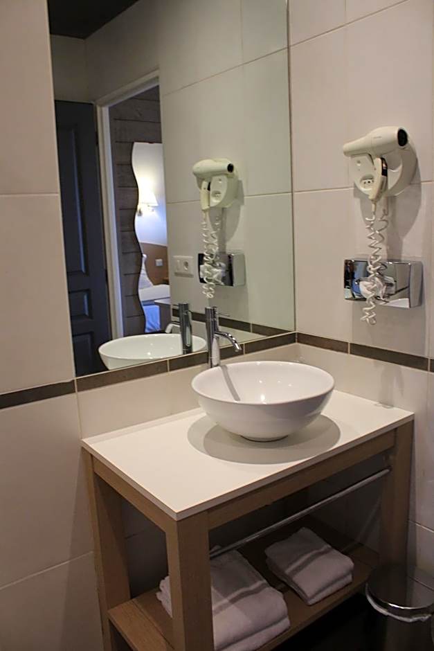 Logis Hôtel Restaurant Le Quai Fleuri