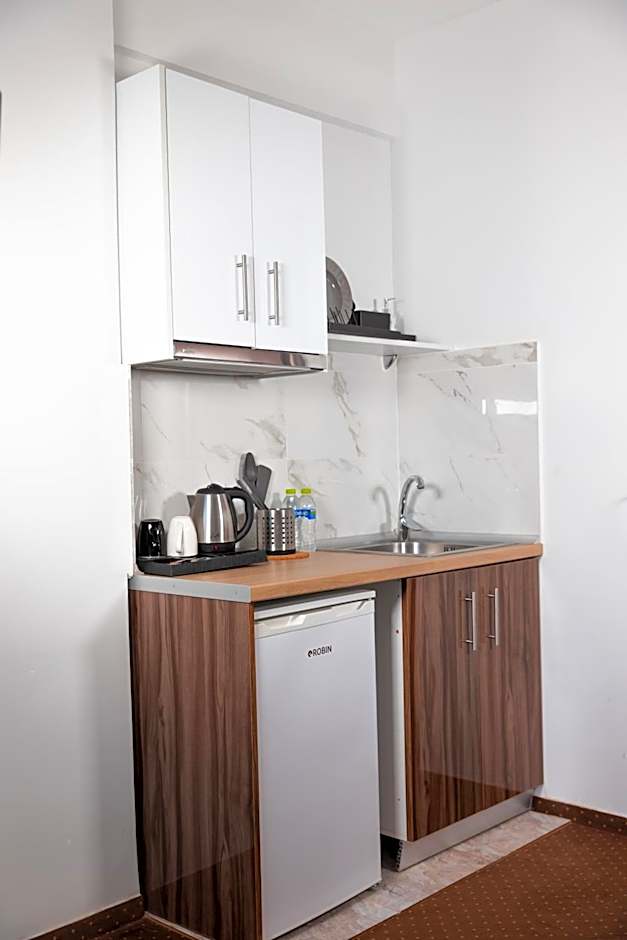 City Plaza Apartments & Rooms