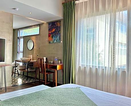 Queen Room with Spa Bath