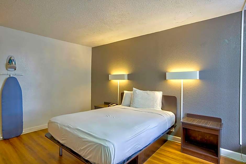 Motel 6-Gainesville, FL