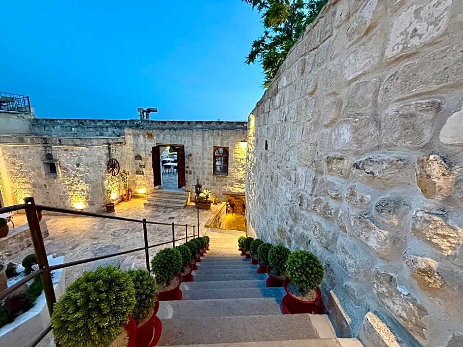 Crassus Cave Hotel