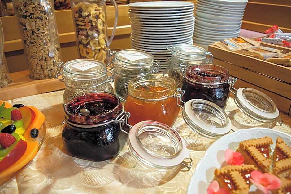 Hotel Serena - Tre Cime Views