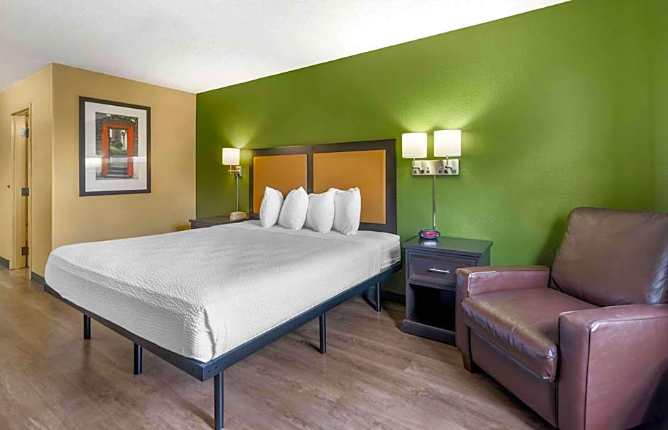 Extended Stay America Select Suites - Tampa - North - USF - Attractions