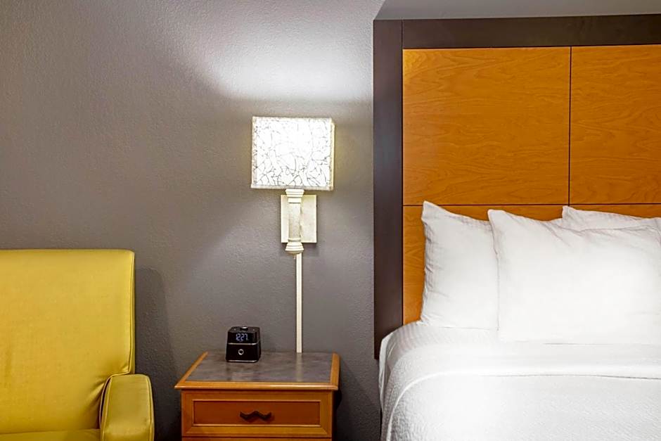 La Quinta Inn & Suites by Wyndham Tucson East