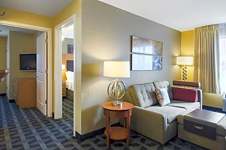 Suite, 1 Bedroom (1 Queen Bed and 1 Double Sofa Bed)