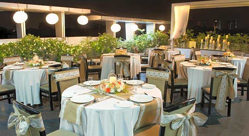 Rockland Hotel C R Park