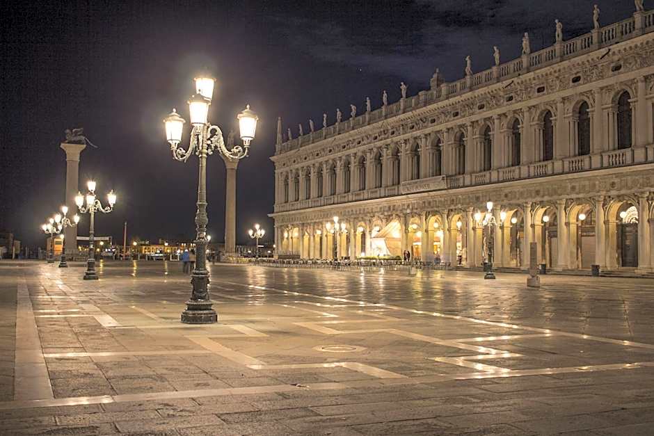 Apostoli Palace