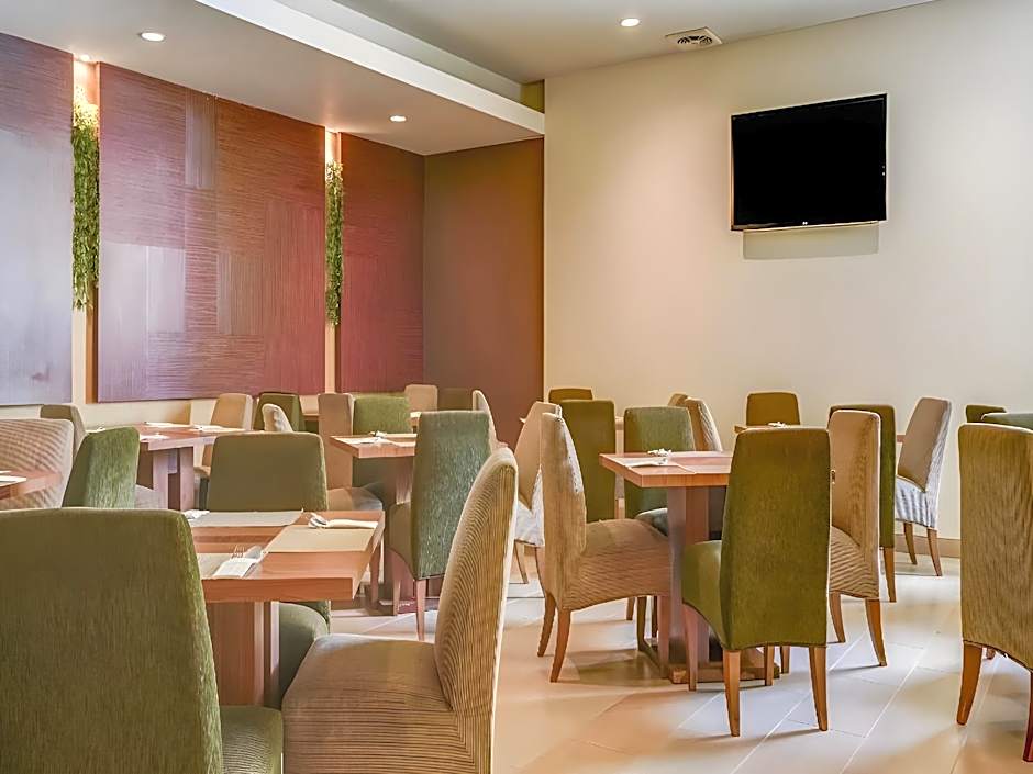 Grand Cikarang Hotel