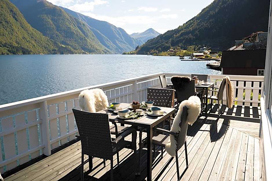 Fjærland Fjordstove Hotell - Huseby Hotelldrift AS