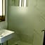 The Originals City, Hotel Le Gayant, Douai (Inter-Hotel)