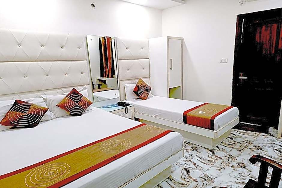 Hotel Crystal Deluxe @New Delhi Railway Station