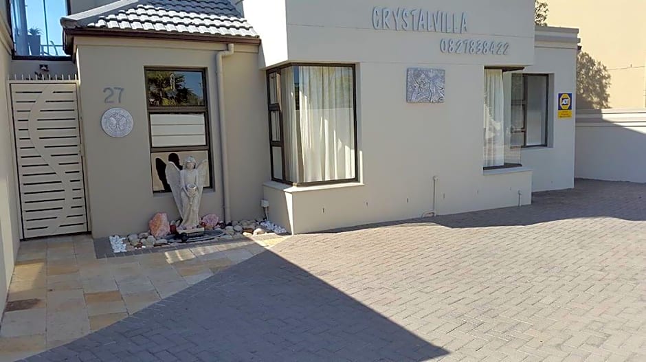 Crystalvilla Guesthouse - Adults Only