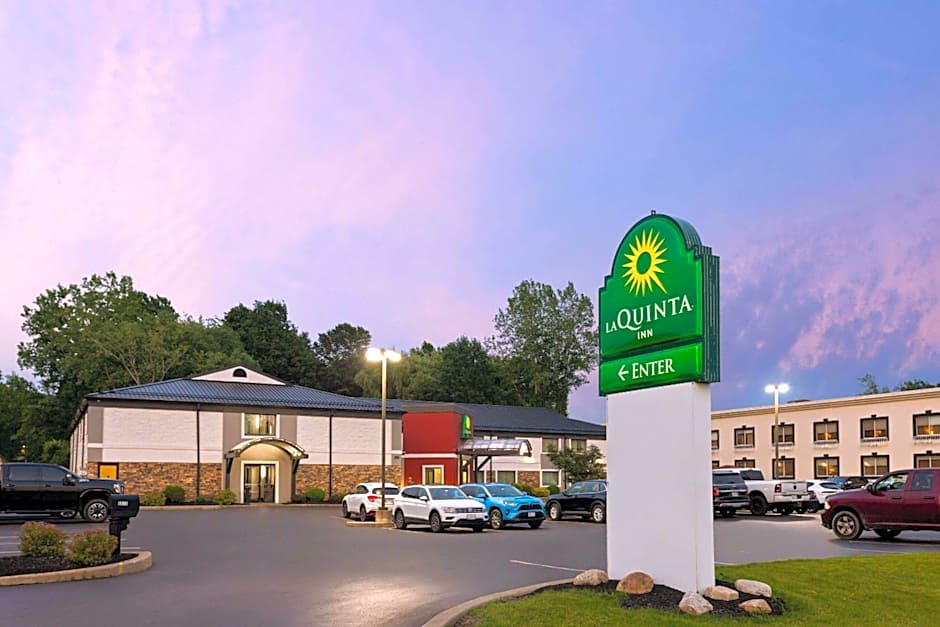 La Quinta Inn & Suites by Wyndham Buffalo Airport