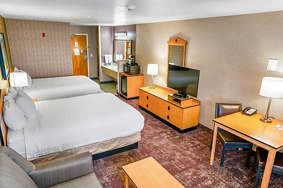 Crystal Inn Hotel & Suites - West Valley City