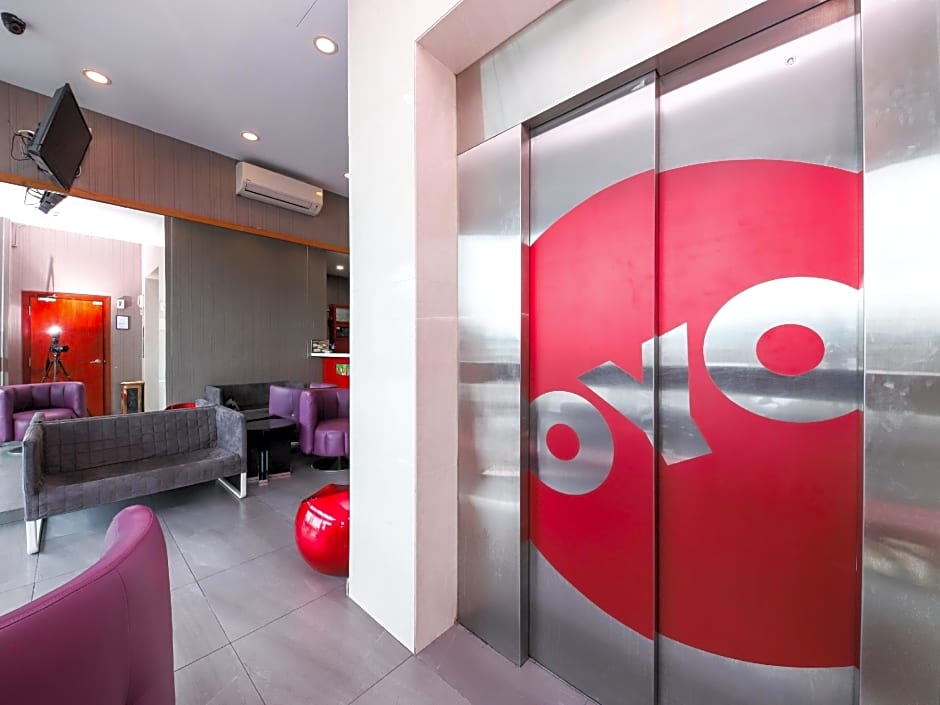 Super OYO 340 Comfort Hotel