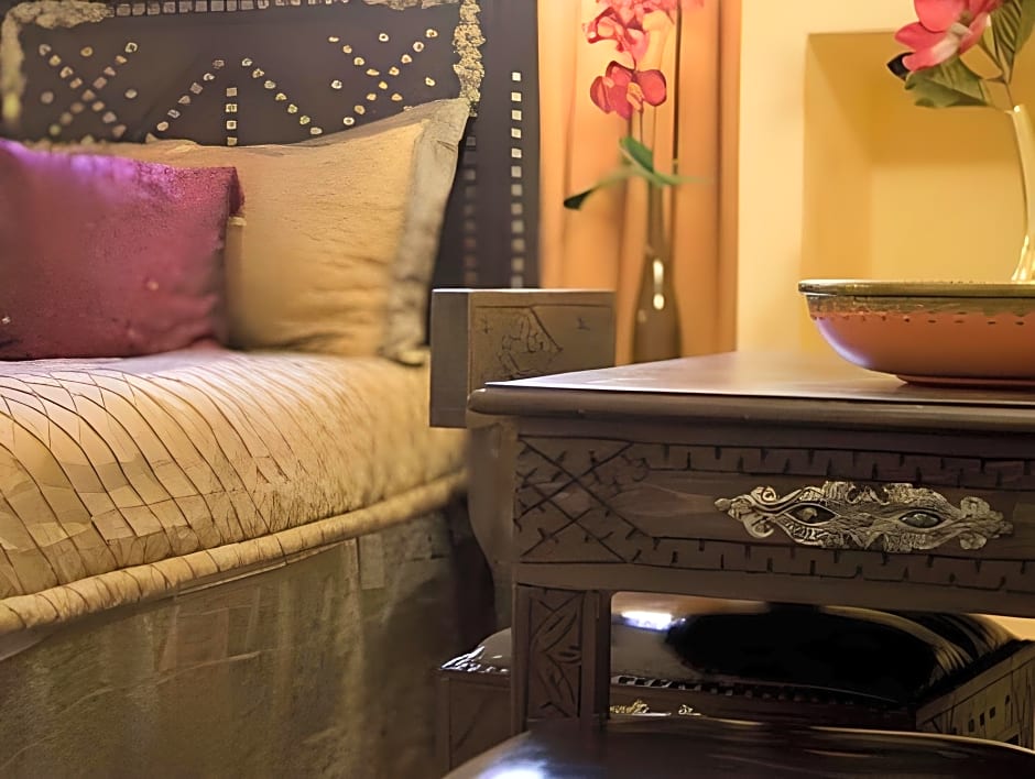 Hotel Villa Oriental & Restaurant                                               